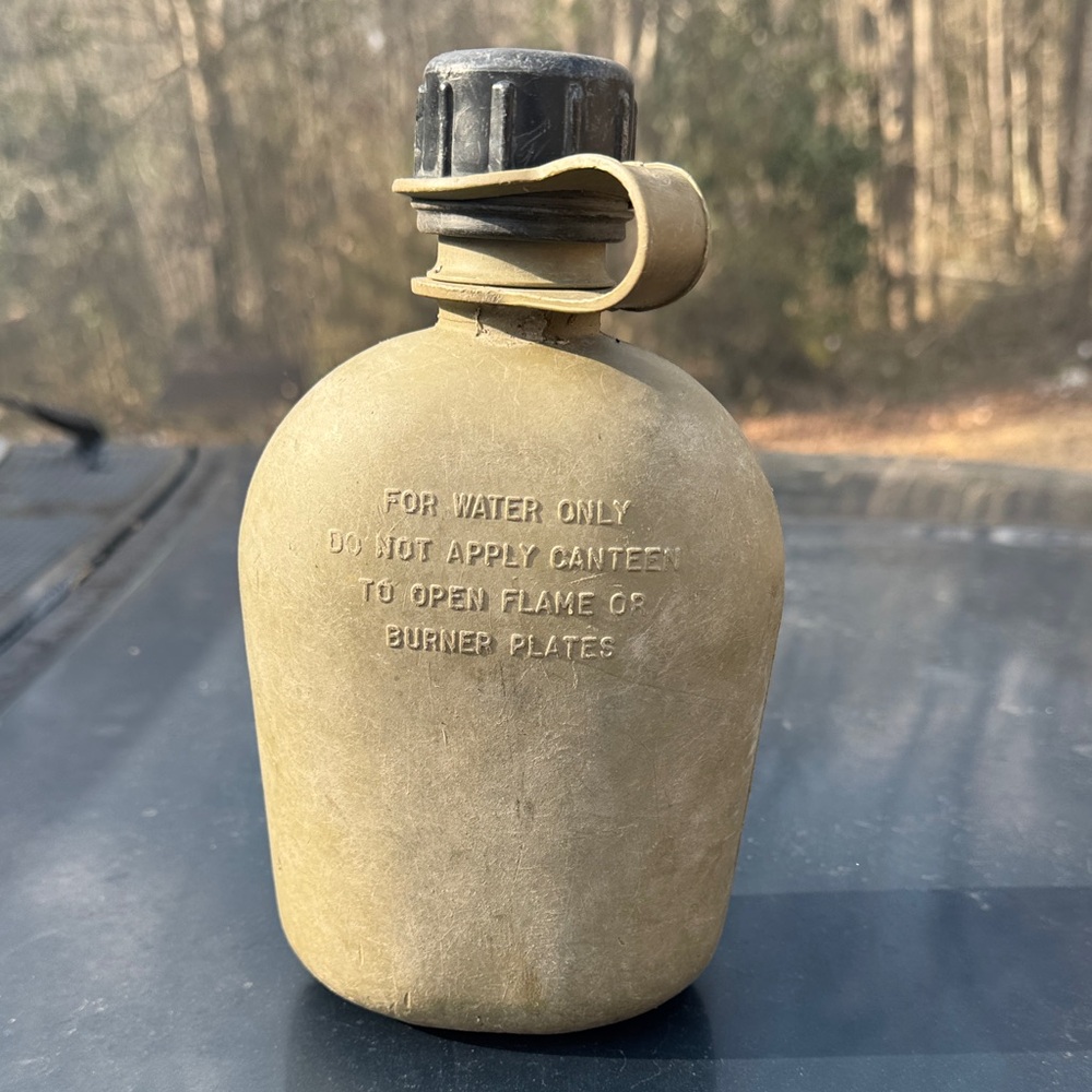 Olive Green Canteen for Outdoor Use set 3
